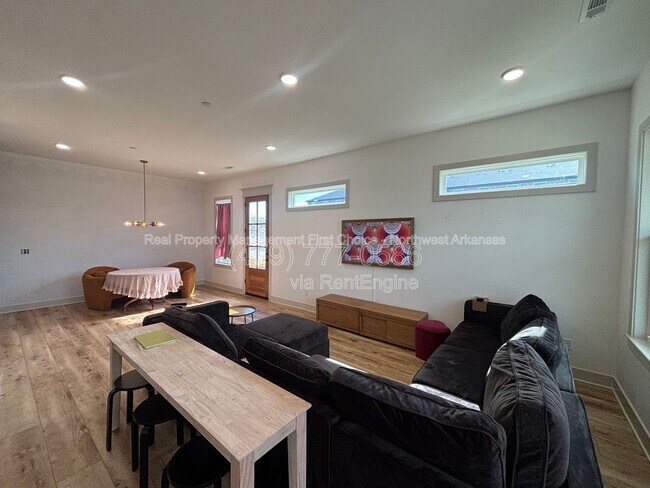 Foto del edificio - 4017 W Sommerset St