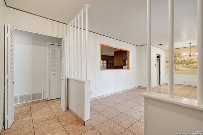 Foto del edificio - 166 Meadow Trail Dr