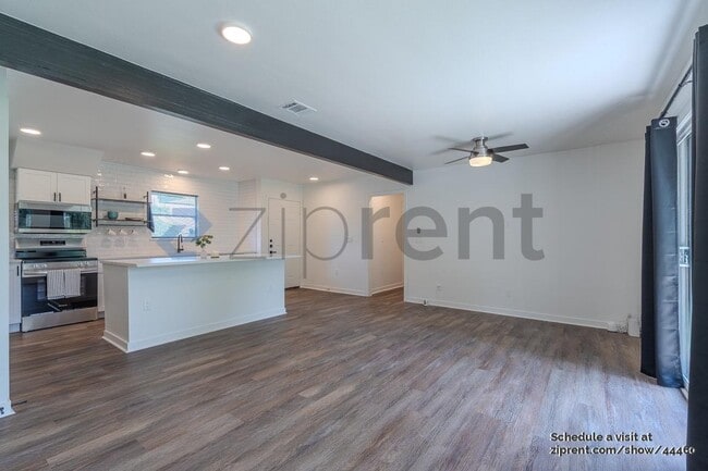 Foto del edificio - 4111 Beran Dr