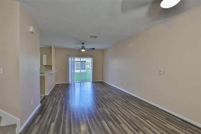 Foto del edificio - 9805 Carlsdale Dr