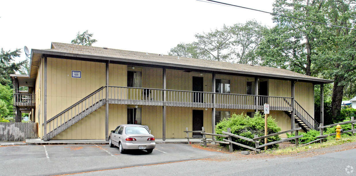 Foto del edificio - Los Robles Apartments