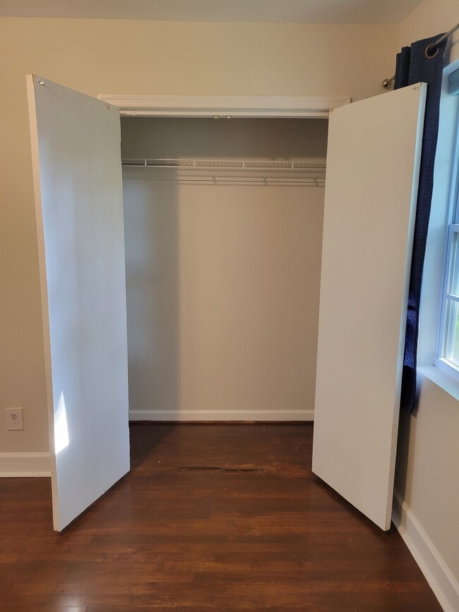 Building Photo - 1108 Clagett Dr