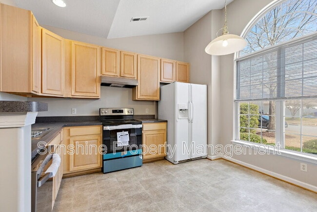 Building Photo - 2002 Livingston St