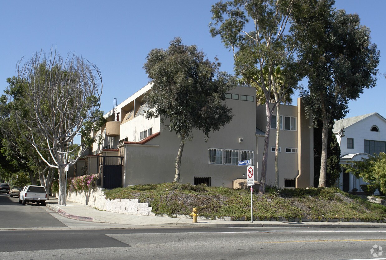 Primary Photo - 310 Ridgewood Pl