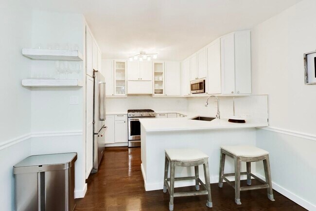 Foto del edificio - 1865 N Dayton St