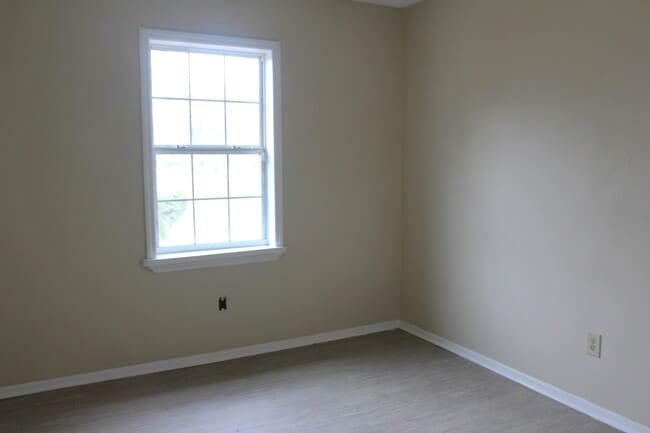 Building Photo - 413 Vick St