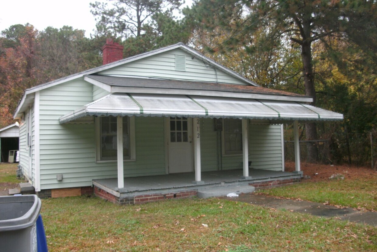 Primary Photo - 212 Clayton St