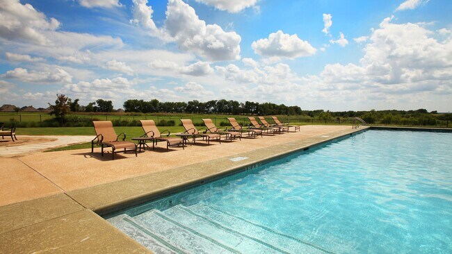 Amenities - pool - 2029 Rosebury Ln