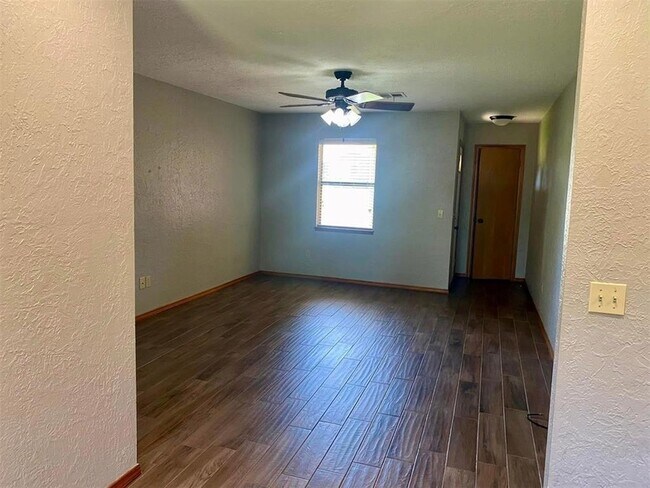 Foto del edificio - 137 Elmwood Ave