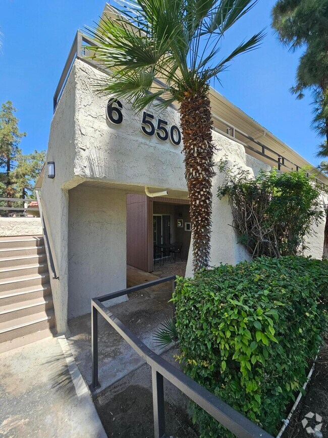 Desert HighlandGateway Estates Apartments for Rent with Parking Palm