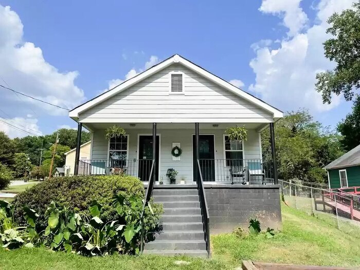 Primary Photo - Cute Duplex Near Downtown