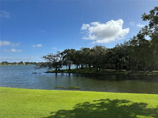 Foto del edificio - 2627 NW 33rd St