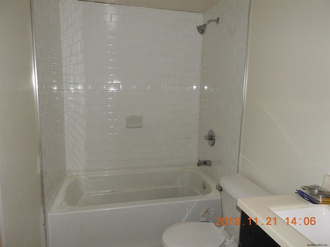 Foto del edificio - 7 Shore Ct