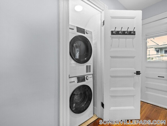 Building Photo - 39 Hancock St