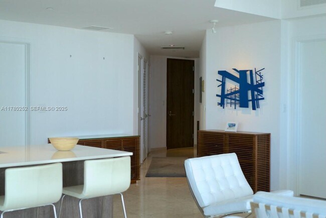 Foto del edificio - 68 SE 6th St