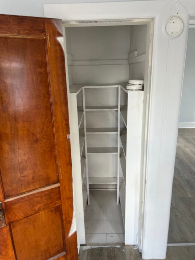 Despensa - 49 Elder St