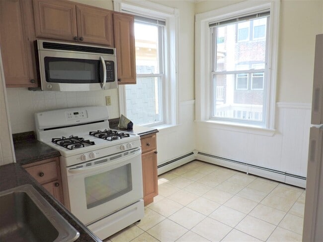 Building Photo - 274 Brookline St