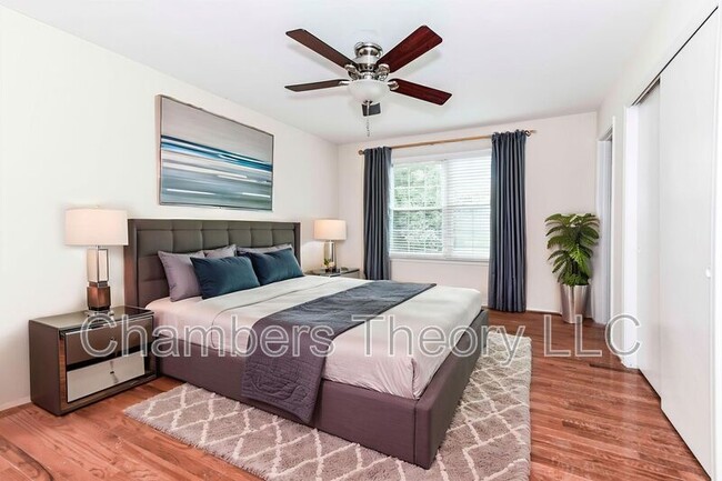 Foto del edificio - 10135 Forest Hill Cir