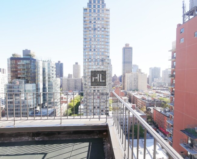 Building Photo - 228 E 85th St