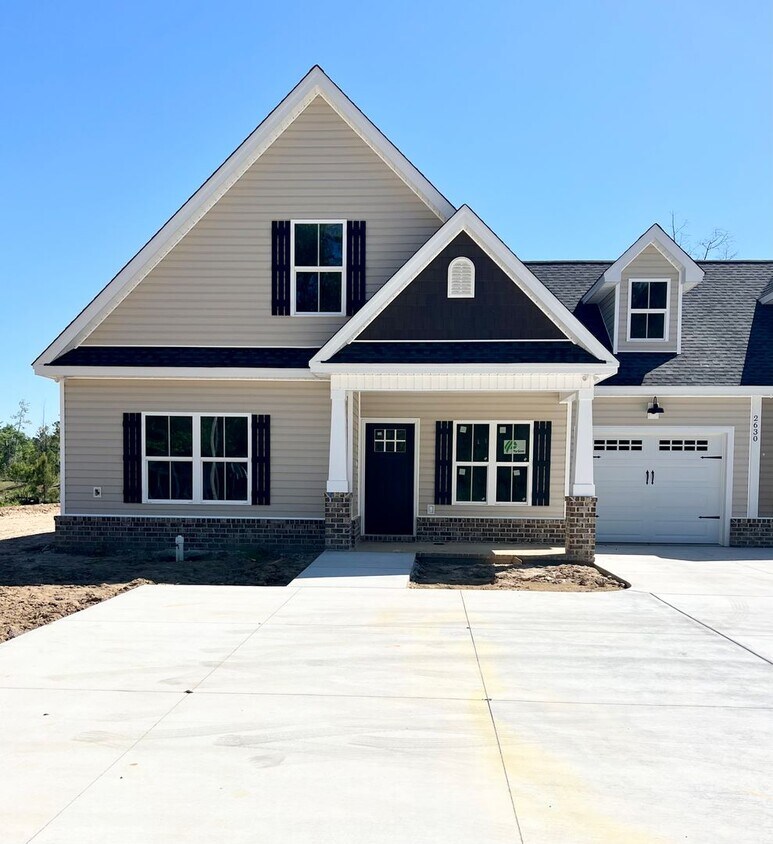 Foto principal - May 15th availability! Brand New! Beautifu...