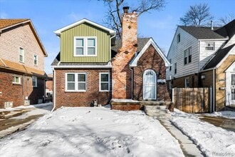 Building Photo - 16200 Parkside St