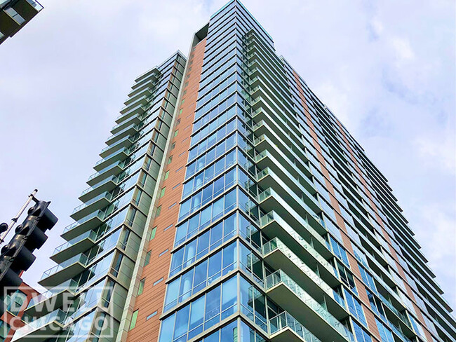 Building Photo - 720 S Clark St