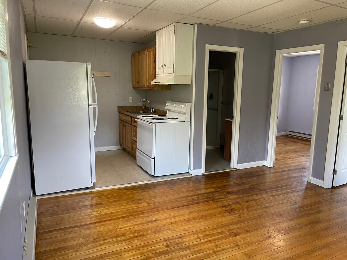 46 School St Unit 4, Johnson, VT 05656 Apartments in Johnson, VT