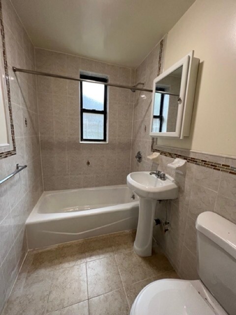 Bathroom - 6143 Booth St