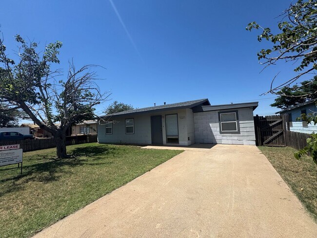 Foto del edificio - 3107 Merrill Ave