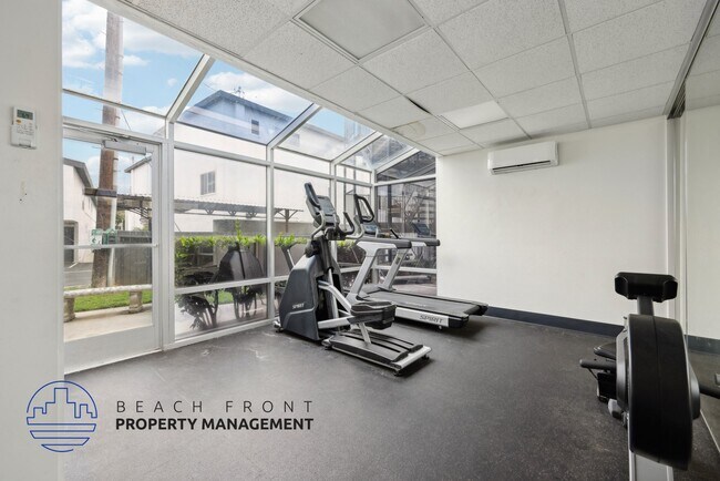 Foto del edificio - Newport Terrace Apartments