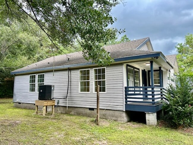 Building Photo - Ocean Springs 3 Bedroom