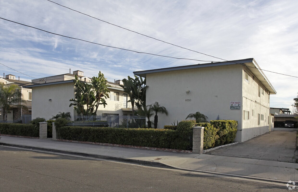 Primary Photo - 6050 Kingman Ave