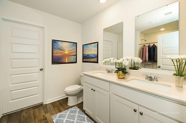 Foto del edificio - 74 Striker Rd