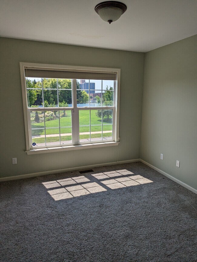 601 Worthington Dr Unit 601, Lansing, MI 48906 Condo for Rent in