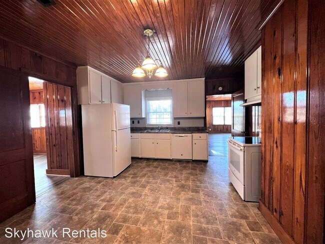 Building Photo - 3 br, 2 bath House - 223 Broad St