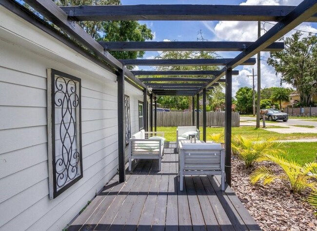 Foto del edificio - 2907 E Washington St