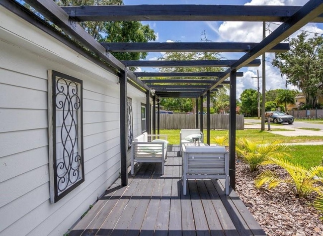 Photo - 2907 E Washington St House