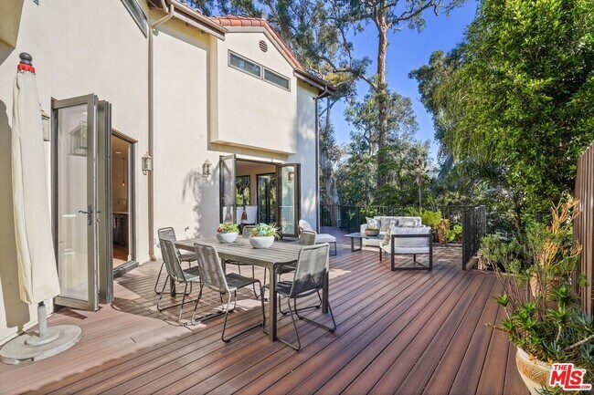Building Photo - 11905 Saltair Terrace