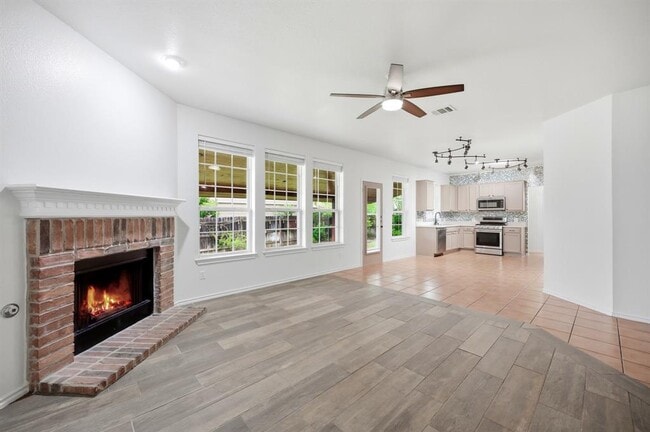 Building Photo - 1136 Beechwood Dr