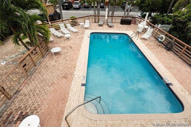 Building Photo - 111 Isle of Venice Dr
