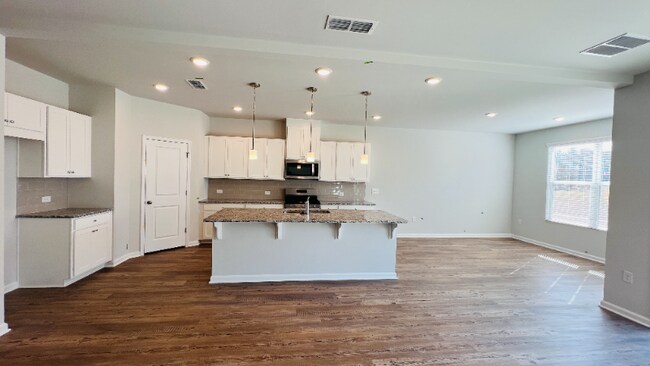 Building Photo - 2100 Ecoland Dr