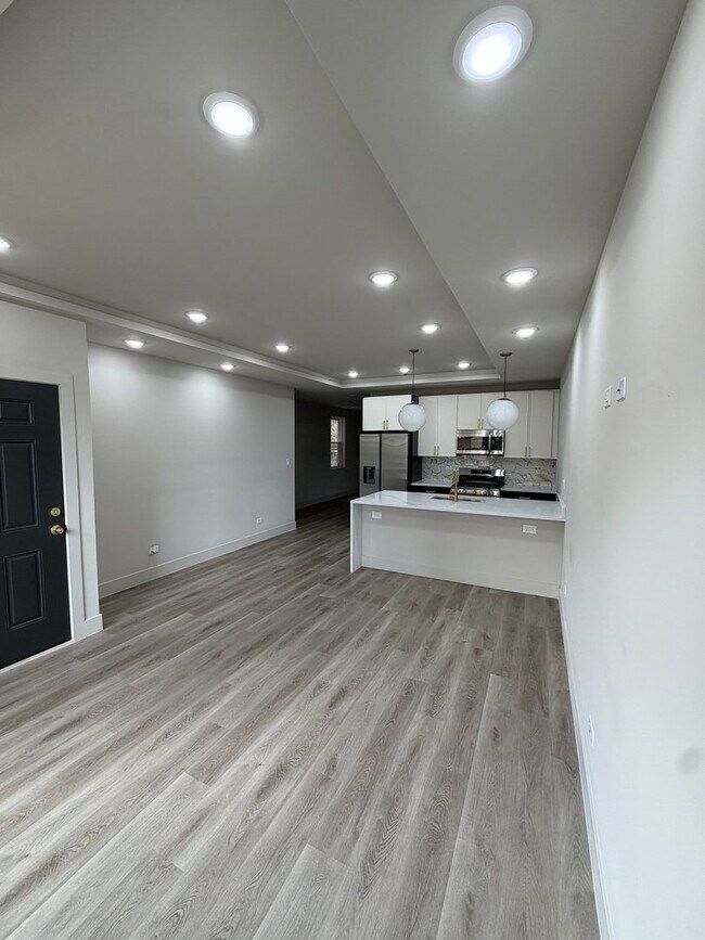 Foto del edificio - 6603 S Langley Ave