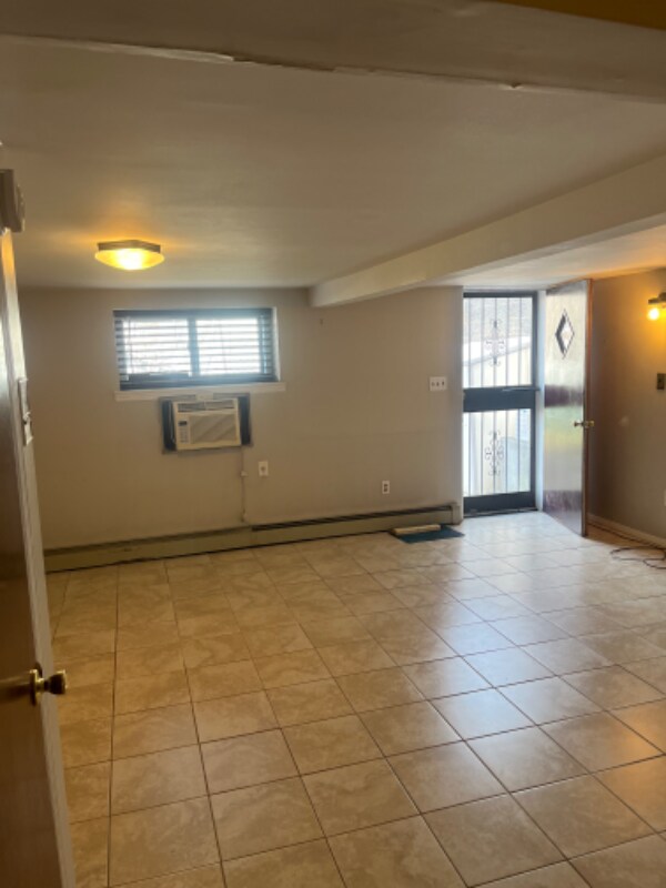 58235884 street, Middle Village, NY 11379 Room for Rent in Middle