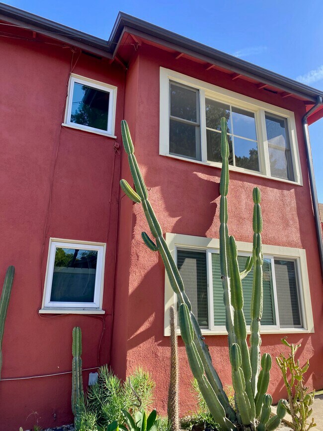 Building Photo - 1312 Warren St