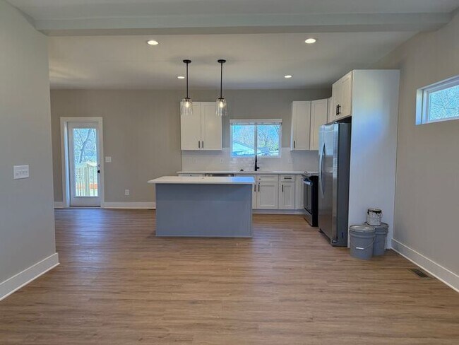 Foto del edificio - Beautiful New Construction in Booming Old Hickory