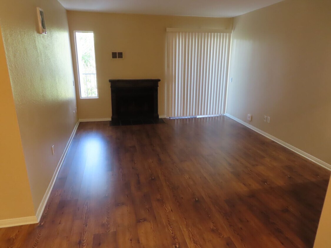 Foto principal - Two Bedroom Condo in Golden Hill