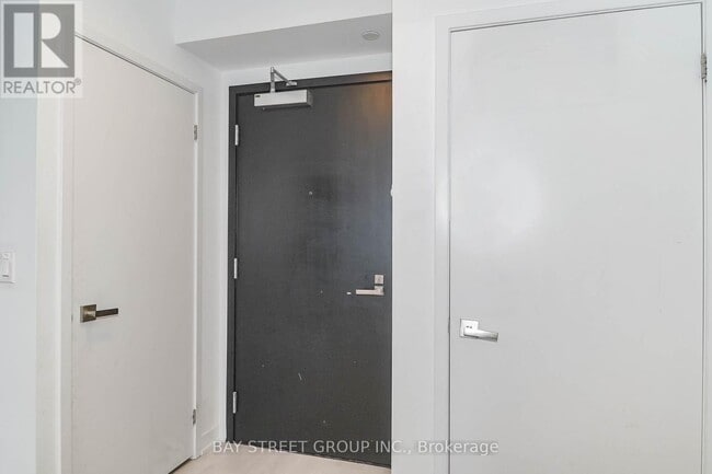 Building Photo - 31 Tippett Rd