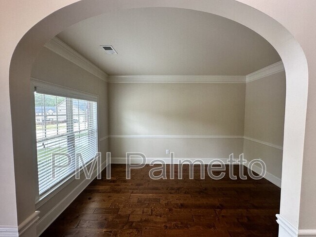 Foto del edificio - 126 Grey Oaks Ln