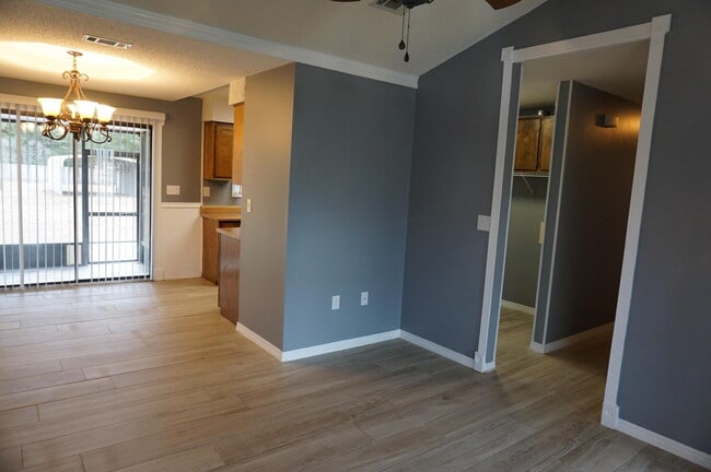Building Photo - 331 Hudson Dr