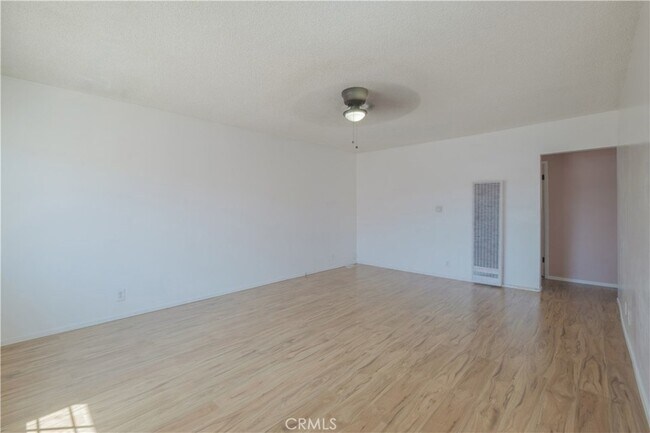 Foto del edificio - 4433 Triggs St